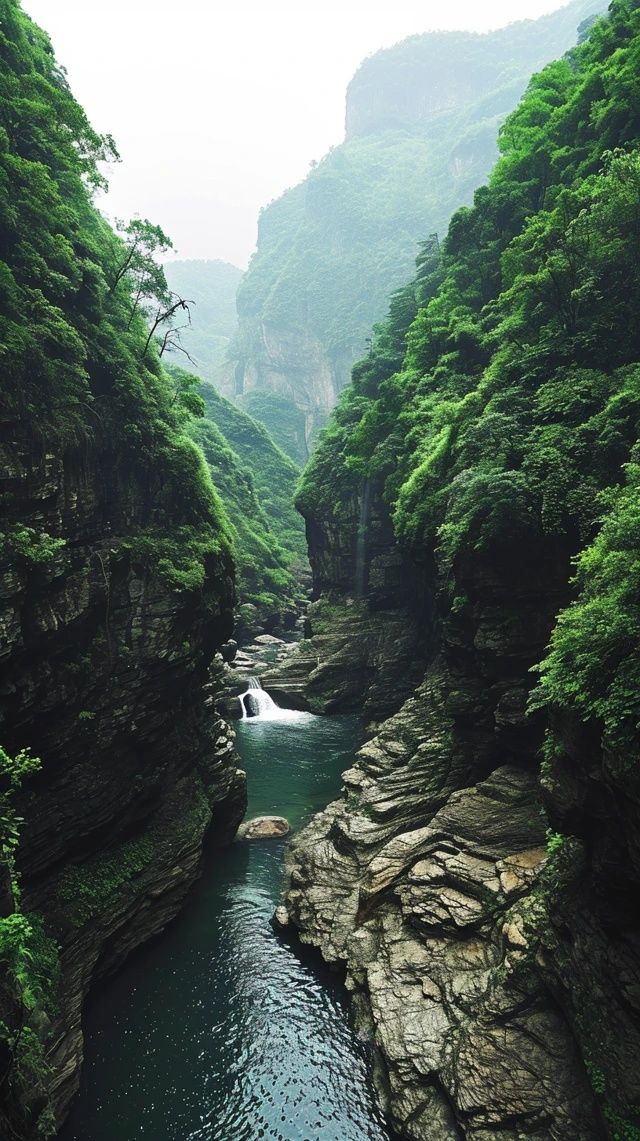 提起湖南，你可能會(huì)想到張家界、鳳凰古城、岳麓書院等著名景點(diǎn)