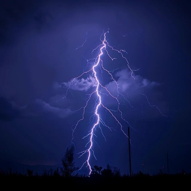 防雷常識是每個人都應(yīng)該了解的重要知識，特別是在雷電多發(fā)的季節(jié)和地區(qū)