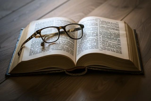 一位退休特級英語老師的肺腑之言花一個星期，你只要把這些英語基礎知識，搞懂了