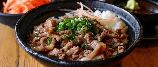 美食打卡普者黑荷花歺廳,不容錯(cuò)過(guò)的當(dāng)?shù)靥厣穗龋? /><img src=