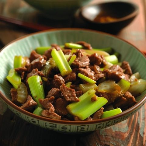 任縣老炒肉是河北省任縣的傳統(tǒng)名菜，屬于河北菜系,這道菜以其獨特的風味