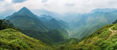 贊第一次走進(jìn)東北，心里想著會(huì)遇到那些你瞅啥的場(chǎng)景