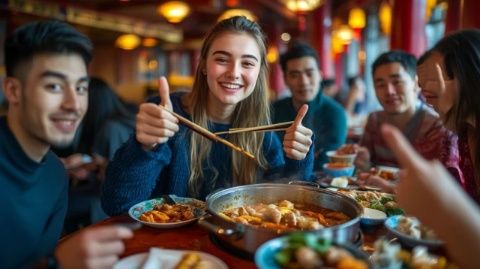 英女學(xué)霸傾心川味，英國劍橋轉(zhuǎn)四川胃！