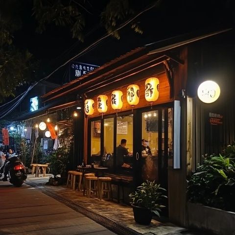 大連著名小吃街重啟后遇冷，價(jià)格高昂缺乏特色，昔日繁華不再
