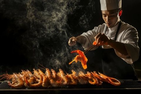 四川西昌的魅力風(fēng)情：美食之旅，從烤魚到彝族盛宴