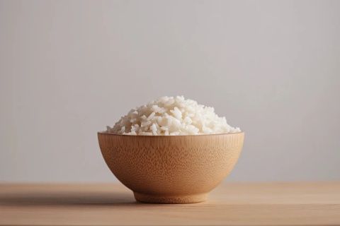 白人飯為何被視為美觀但缺乏內(nèi)涵的代表作？