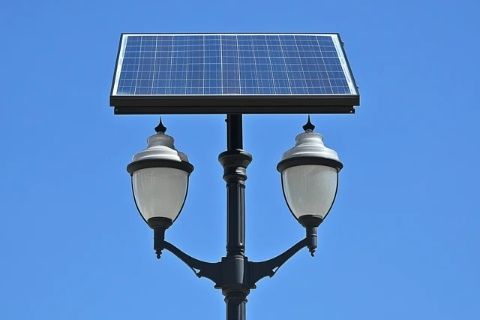 如何選擇一款合格的太陽(yáng)能路燈控制器？