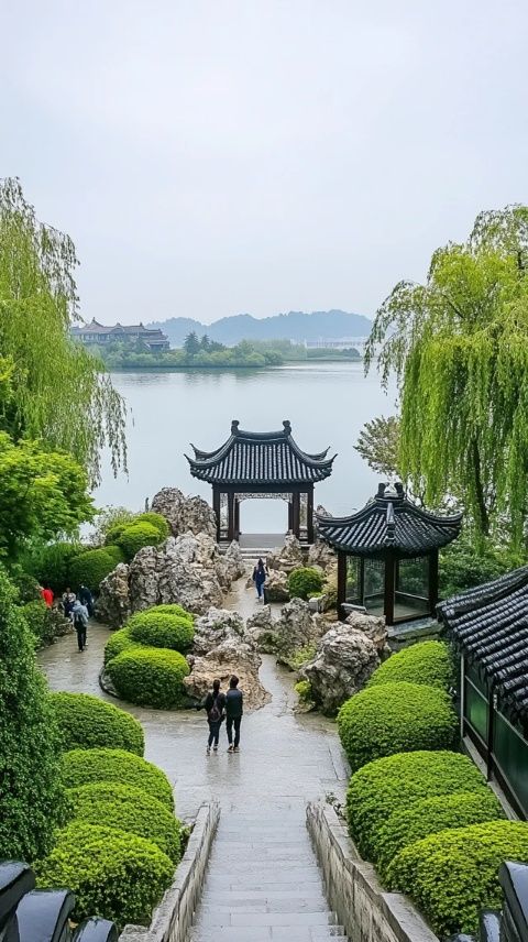 今天帶著媳婦到杭州游西湖，晚上在邊上的清河坊景區(qū)吃飯，真是把我給驚訝到了！