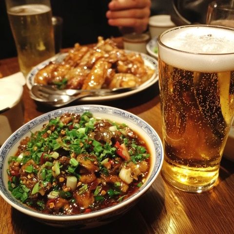 美國退休教授云南之旅：古城游歷后，餐館點蟲草雞與白酒文化體驗