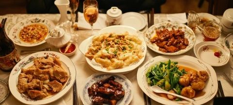 濟寧金鄉(xiāng)縣羊山鎮(zhèn)：工作之余，品味固定餐館美食