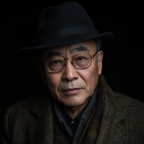 葉偉鋒：1978年生于廣東清遠(yuǎn)，暨南大學(xué)畢業(yè)后的人生旅程