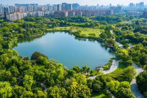 寧波旅游攻略：地鐵暢游景點(diǎn)美食推薦與行李寄存指南