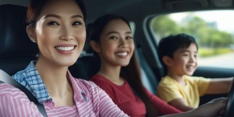 網(wǎng)約深圳兩男兩女珠海坐豐田網(wǎng)約車被撞上花壇！大眾闖禍！