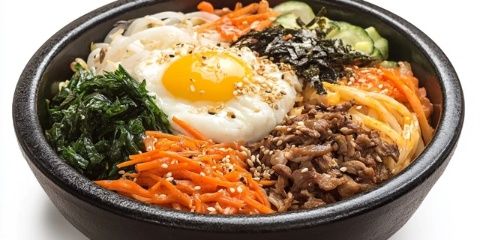 這個(gè)就是咱東北的午夜飯溜肥腸，這是一道只有東北人才能吃的美食