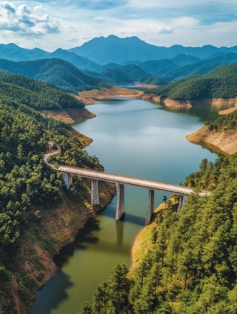 廣東河源和平陽明鎮(zhèn)碧坑星星部落，是一處隱匿于山水之間的世外桃源