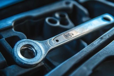 車主必看：實(shí)用汽車維修小知識大全