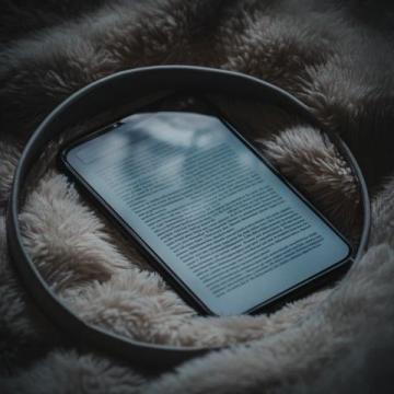 臨終前會后悔的25件事在線閱讀(臨終前會后悔的25件事這本書里說，一個人臨終前)