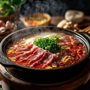 上海網(wǎng)紅店探秘：魔王慢燒牛肉丼，堆山牛肉搭配流心蛋，必點美味！