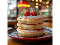 春節(jié)前夕再次前往福州，偶然在福大市場(chǎng)遇到一家煎餅店，制作出的煎餅堪稱為我所見過(guò)最大的一枚。