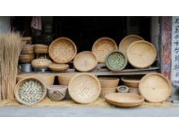 開平大沙鎮(zhèn)的一個農(nóng)莊，價格不便宜，一個小炒都50多，生意卻超好