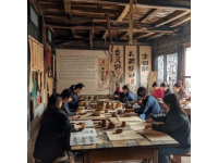 探尋四川蜀錦非遺美學(xué)：織夢(mèng)千年，錦繡萬(wàn)千之美