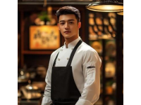 曹軒賓變身美食專家，在節(jié)目中細品佳肴