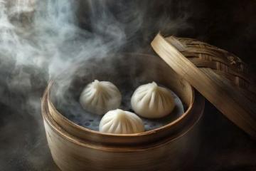位于宜昌市夷陵區(qū)吉祥路上的一家名為土包子的包子鋪由于生意一直火爆