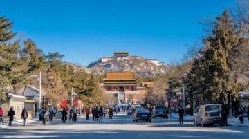 送給第一次來(lái)西藏旅游的你,人的一生，總要去一次西藏吧。去親吻雪山、朝拜白塔；去感