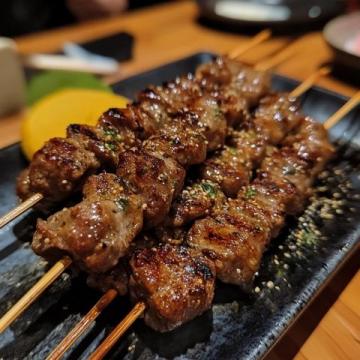 云南必嘗美食：老牌保龍燒烤店的經(jīng)典糯米粑粑與烤牛肉串