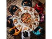 陜西、甘肅、河南一帶，過(guò)年桌上涼菜先登場(chǎng)，而且數(shù)量不少，這可讓不少人犯嘀咕