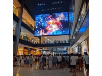 老張?zhí)降暌痪w壽喜燒自助，就在濟(jì)南世茂廣場四樓東頭，里面很大，人也滿滿的
