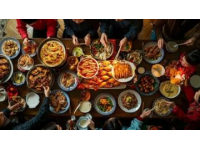 福建美食豐富多樣，以下是一些著名的福建美食