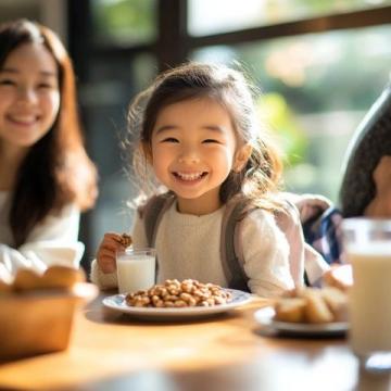 抓住孩子自主進(jìn)食黃金期，四步培養(yǎng)獨(dú)立吃飯好習(xí)慣