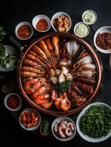 來到海鮮大排檔，品嘗閩南海鮮美味