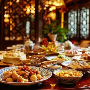 廣州，這座城市堪稱名副其實(shí)的美食之都,其飲食文化源遠(yuǎn)流長，聞名全國，素有食在廣