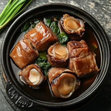 探索哈爾濱必嘗的東北美食：鍋包肉、鐵鍋燉與小雞燉蘑菇指南