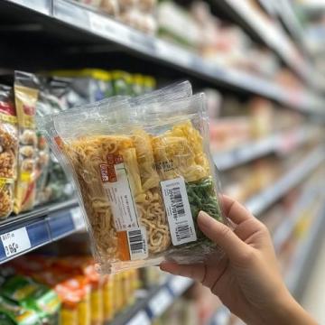 逛超市，這8種零食一定要買，擺在不起眼的位置，買了絕不會后悔