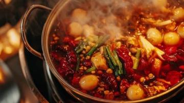 四川美食的魅力遠(yuǎn)超麻辣這一標(biāo)簽，其驚喜之處在于多樣性、文化深度與創(chuàng)新融合