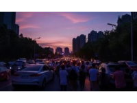柳州一夜市街地段好卻半倒閉，惋惜的背后是怎樣的故事？