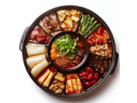 綏中縣位于遼寧省葫蘆島市，地處渤海灣畔，美食以海鮮和東北風(fēng)味為主，兼具地方特色