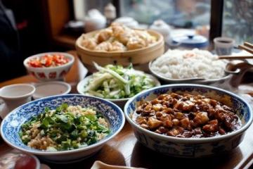 武漢美食豐富多樣，以下是一些具有代表性的介紹