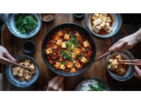 麻婆豆腐：紅油里的傳奇與味覺哲學(xué)