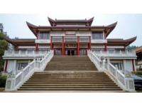 在南京博物院坐下來休息，我和女兒都走不動了，今天走了17000多步了