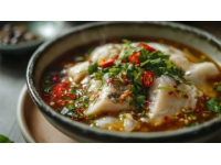 南昌必嘗美食：拌粉、瓦罐湯與鄱陽(yáng)湖鮮魚盛宴