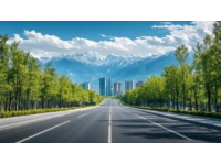 新疆昌吉回族自治州阜康市：漫步街頭，盡享地道酸奶與夜色美景