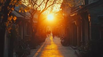 黎明時(shí)分，吉慶街的生活開(kāi)始了。