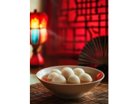 年糕泡飯：傳統(tǒng)與代際的微妙碰撞。