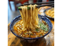 石家莊塔北路美食一條街：板面、刀削面，還有更多美味等你來(lái)發(fā)現(xiàn)！