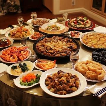 阿聯(lián)酋海鮮大餐只需200多塊,豐儉由人嘗美食