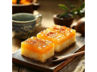 雞蛋灌餅是一種流行于中國(guó)北方的小吃，以其酥脆的外皮和豐富的內(nèi)餡而受到歡迎